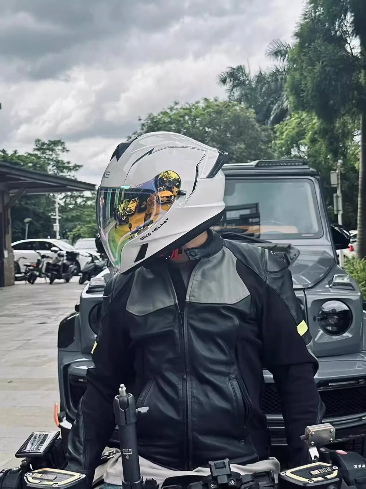 Face-lifting helmet Full-coverage motorcycle helmet Men&