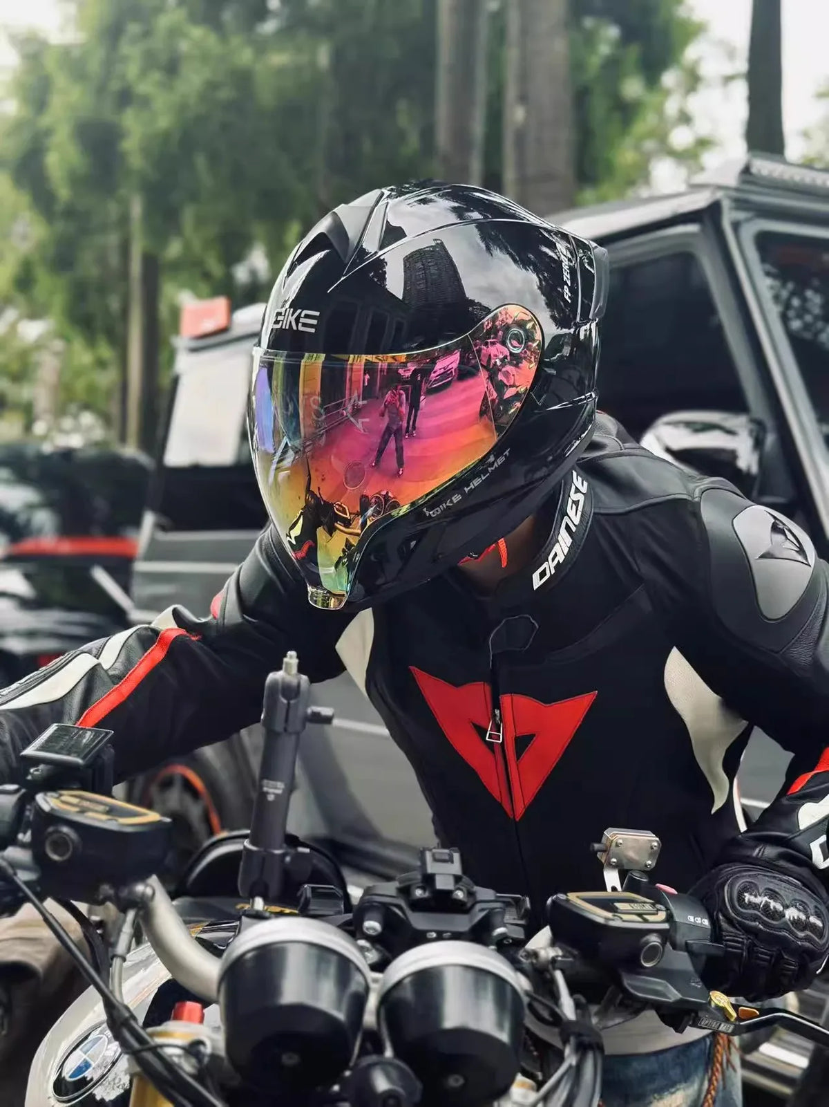 Face-lifting helmet Full-coverage motorcycle helmet Men&