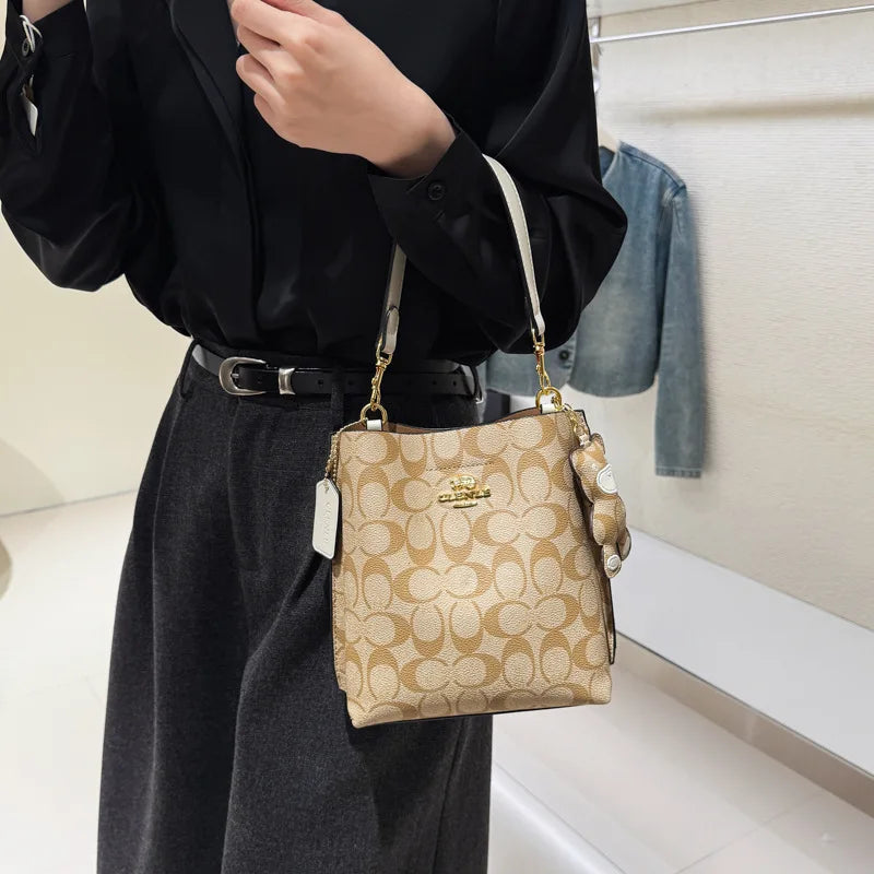 Fashionable style, elegant and luxurious handbag in the shape of a bucket, versatile and suitable for all occasions, single-shou