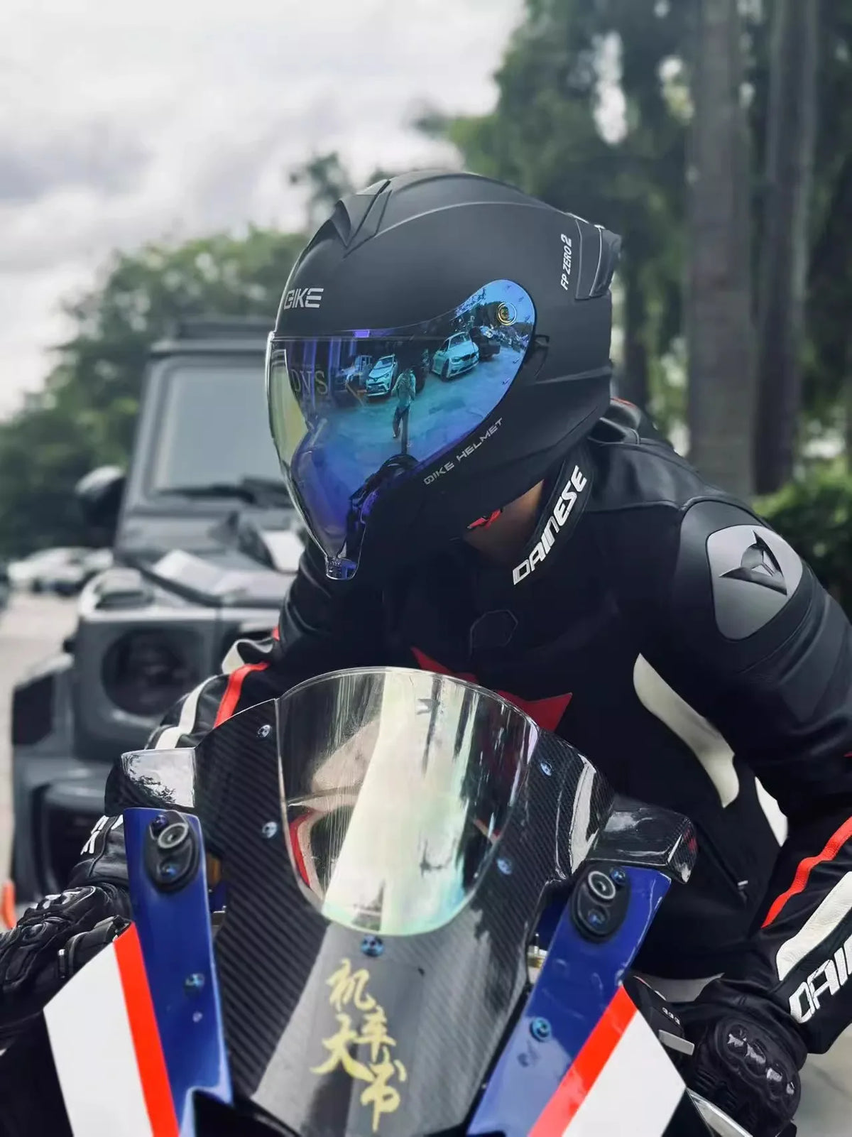 Face-lifting helmet Full-coverage motorcycle helmet Men&